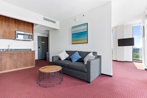 Elite Queen Suite | Literie de qualité supérieure, coffres-forts dans les chambres, bureau