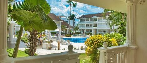 Kamar Deluks | Teras/patio