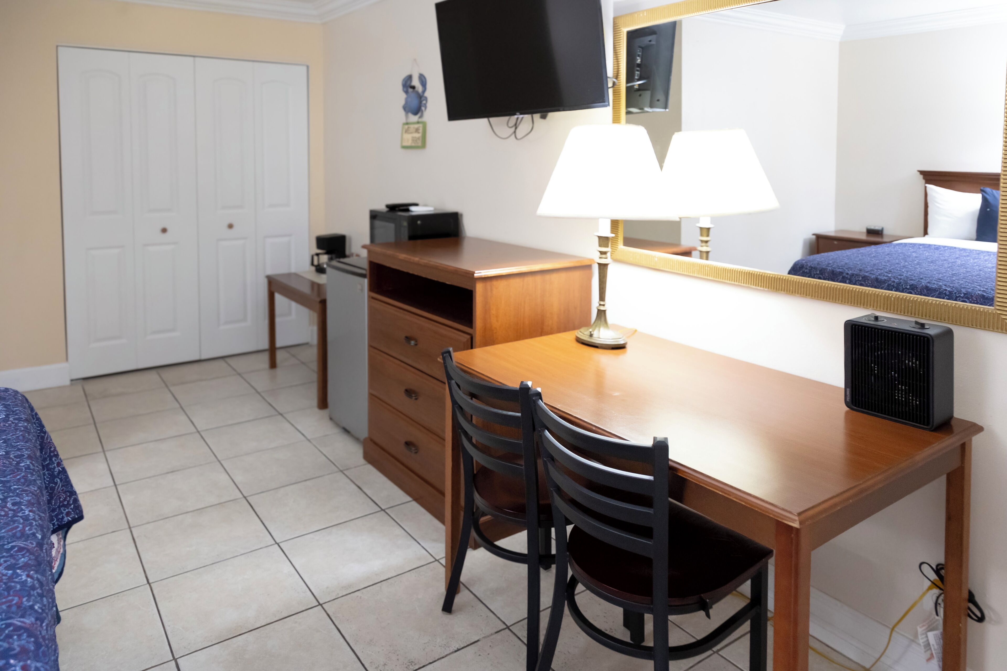 Bureau, Wi-Fi gratuit, draps fournis