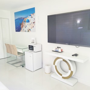 Deluxe kamer, 1 kingsize bed | Een bureau, gratis wifi, beddengoed