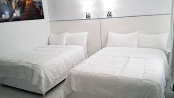 高級雙人房 | 書桌、免費 Wi-Fi、床單