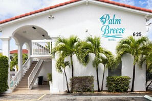 Front of property - Palm Breeze Hotel (Lake Worth)
