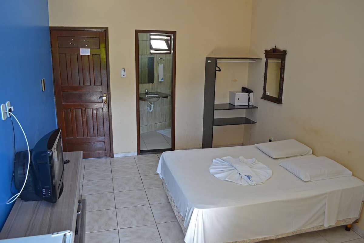 1 bedroom, in-room safe, free WiFi, bed sheets