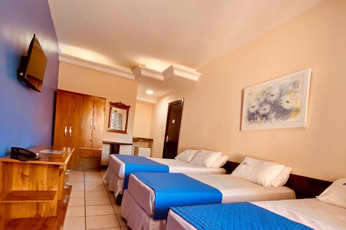 Värdeförvaringsskåp på rummet, gratis wi-fi och sängkläder