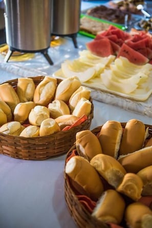 Ilmainen päivittäinen buffetaamiainen