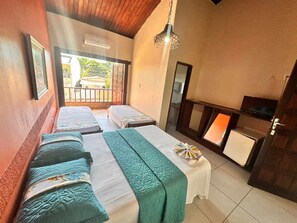 Habitación cuádruple estándar | Wifi gratis y ropa de cama