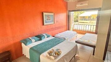 Quarto quádruplo standard | Wi-Fi de cortesia, roupa de cama