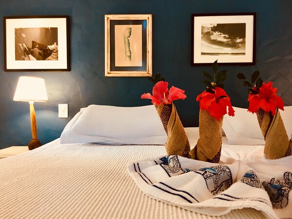 Een minibar, een kluis op de kamer, gratis babybedden, extra bedden