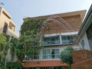 Tamnak villa with private pool | 露台