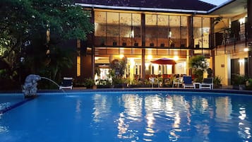 Outdoor pool, sun loungers