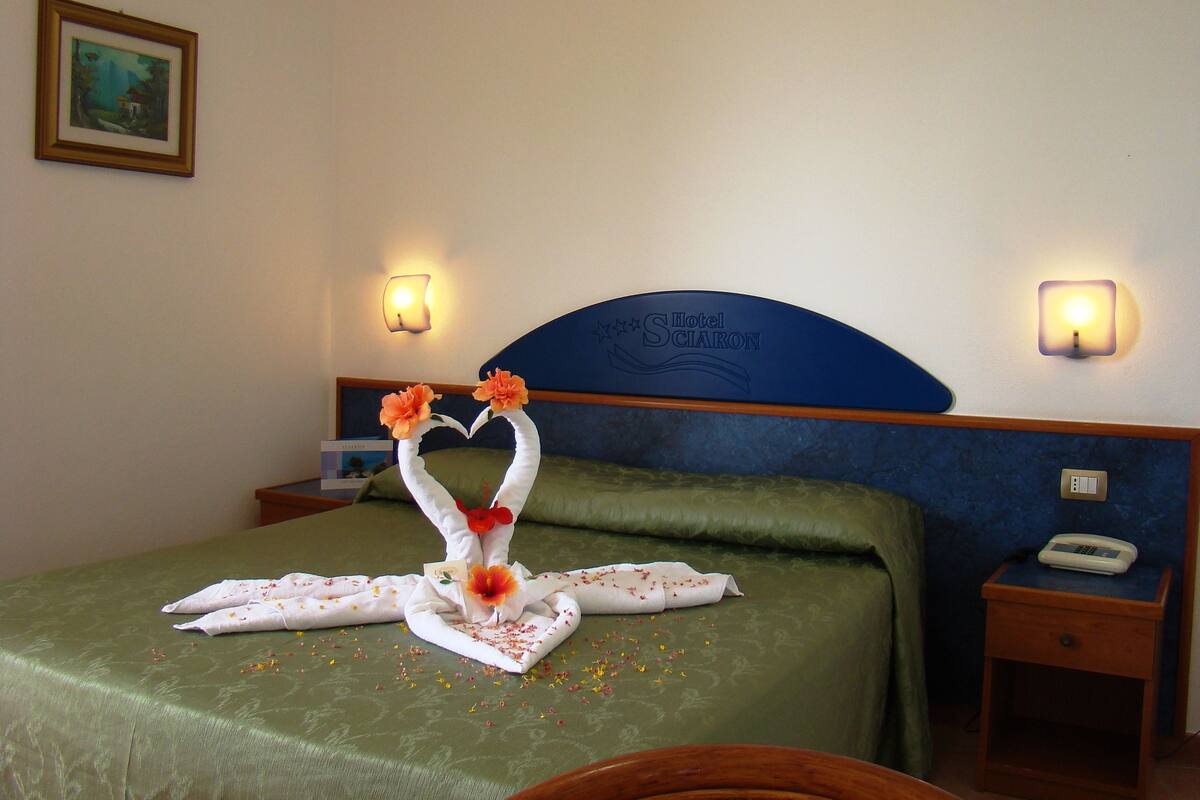 Double Room | Frette Italian sheets, in-room safe, WiFi (surcharge)