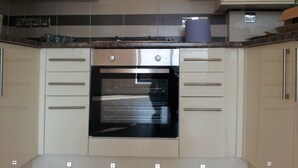 Private kitchen - Romview (Romford)