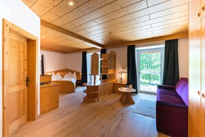 Superior tweepersoonskamer, 1 slaapkamer, balkon | Een kluis op de kamer, gratis wifi, beddengoed