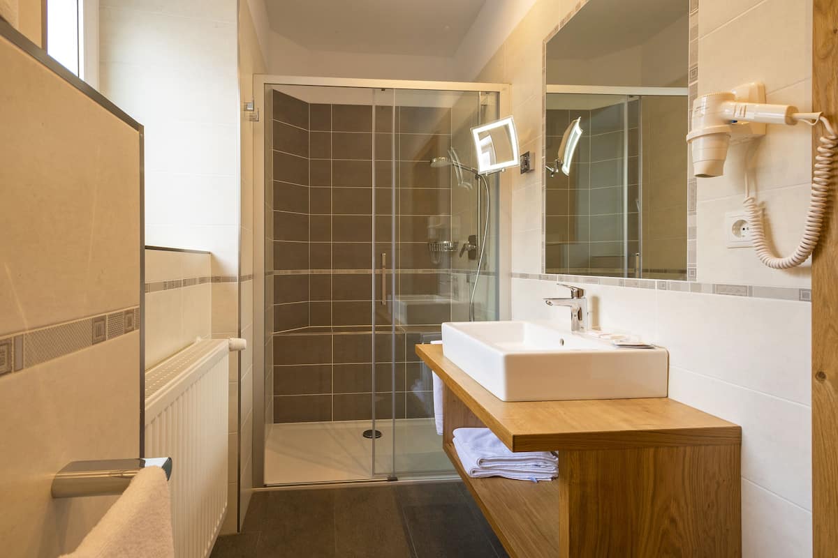 superior double room | bathroom | free toiletries, bidet, towels