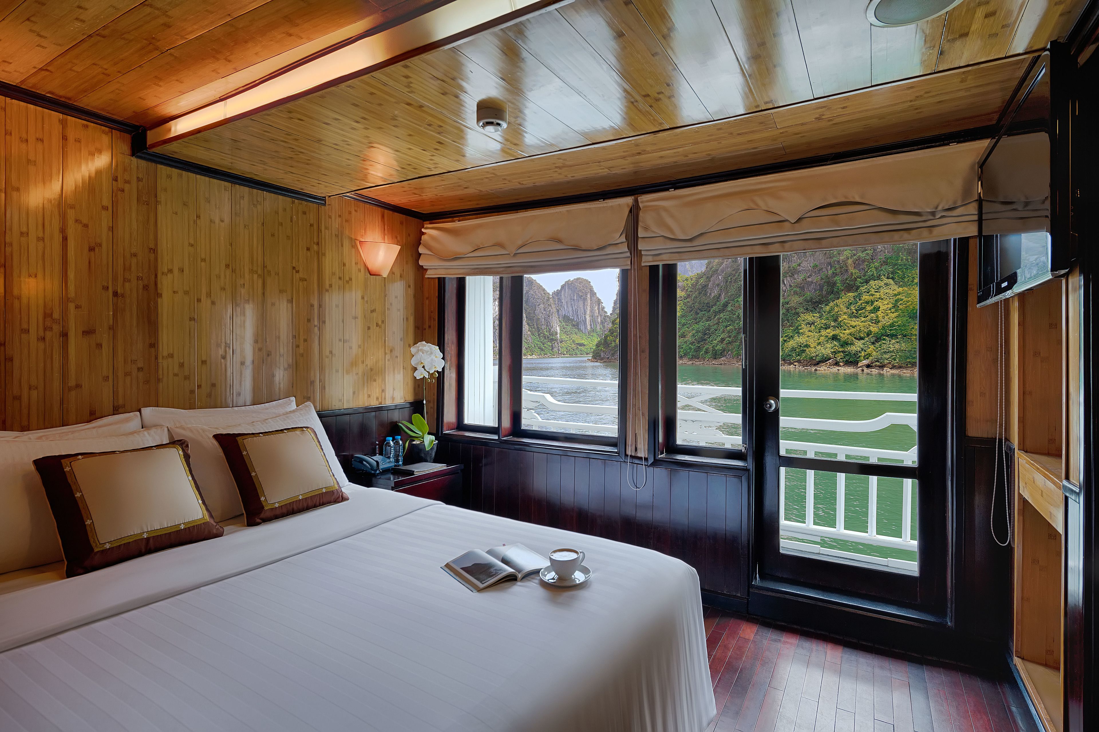 Habitación Deluxe con 1 cama matrimonial o 2 individuales (Private Balcony) | Área de sala de estar