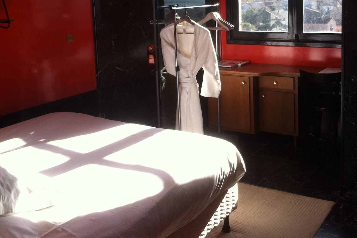 Ropa de cama de alta calidad y minibar