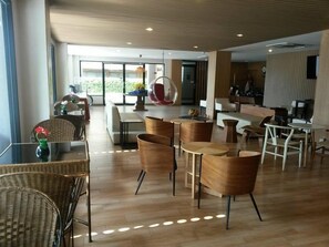 Quầy thủ tục nhận/trả phòng