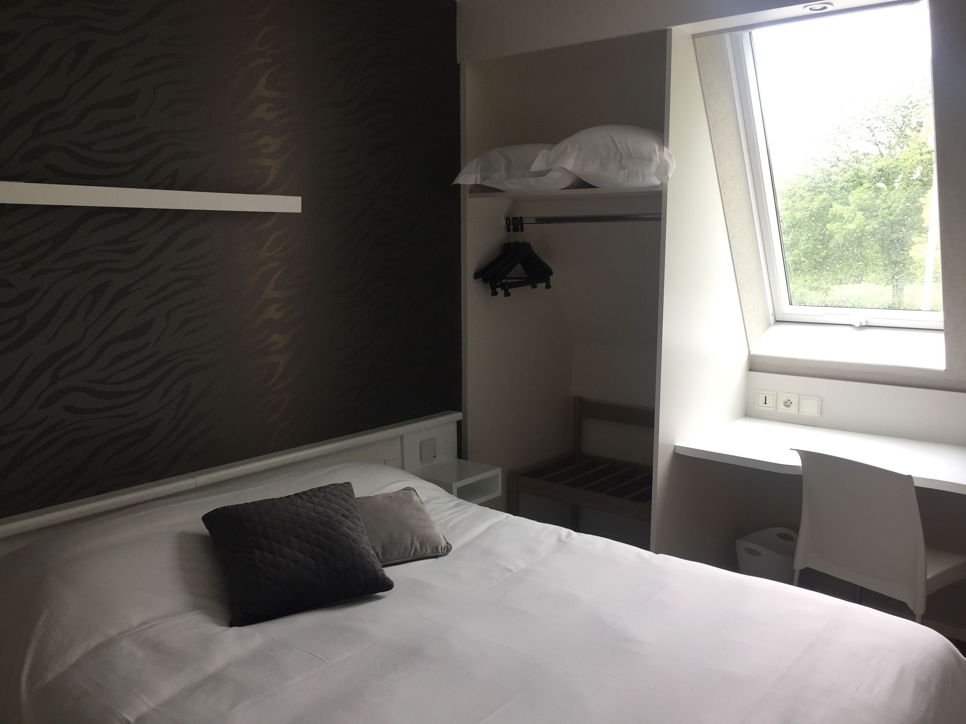 double room | desk, free wifi, bed sheets