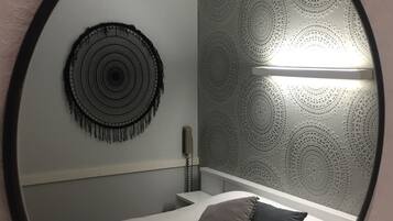 Double Room | Desk, free WiFi, bed sheets