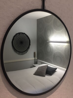 Desk, free WiFi, bed sheets