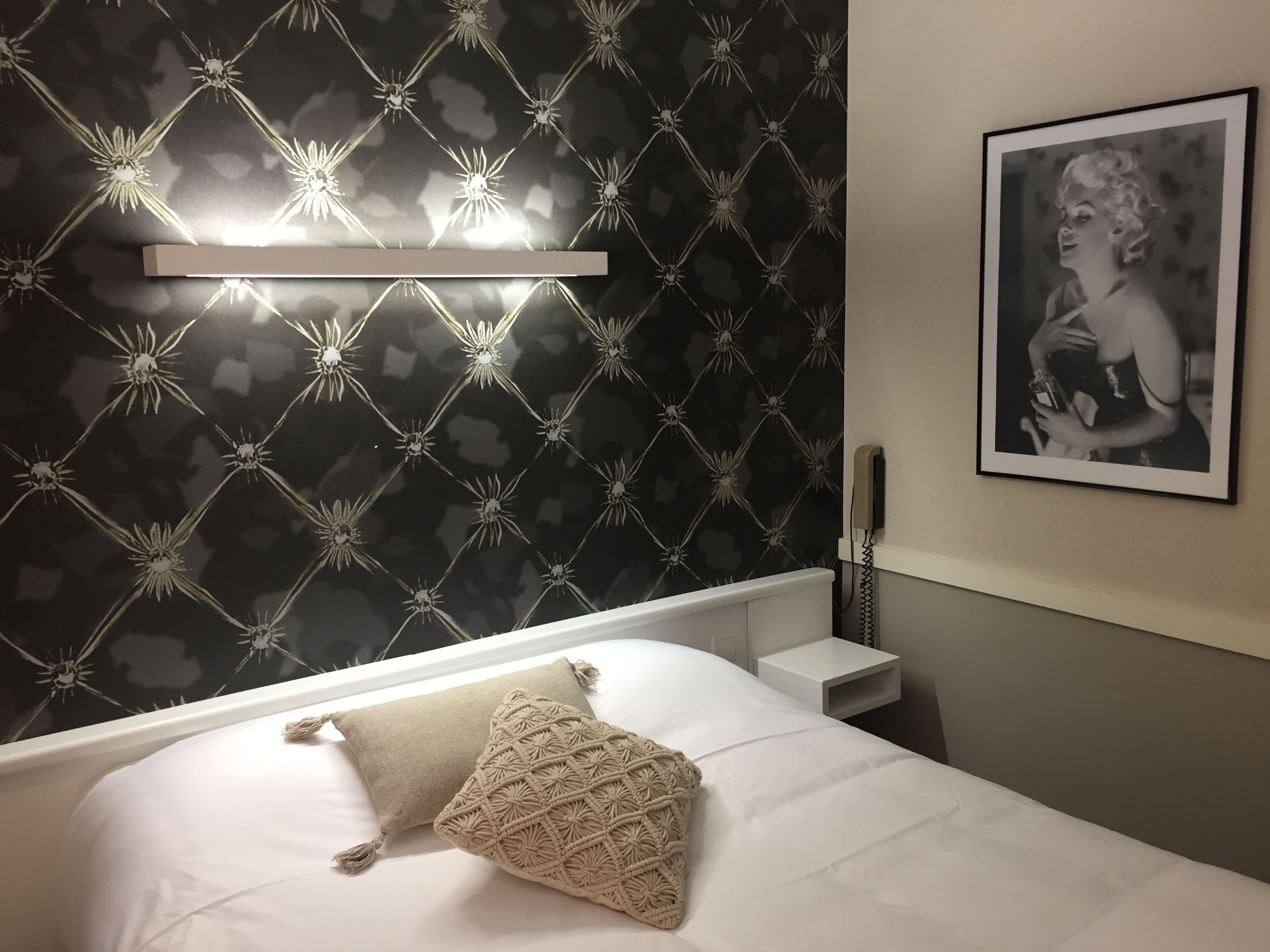 double room | desk, free wifi, bed sheets