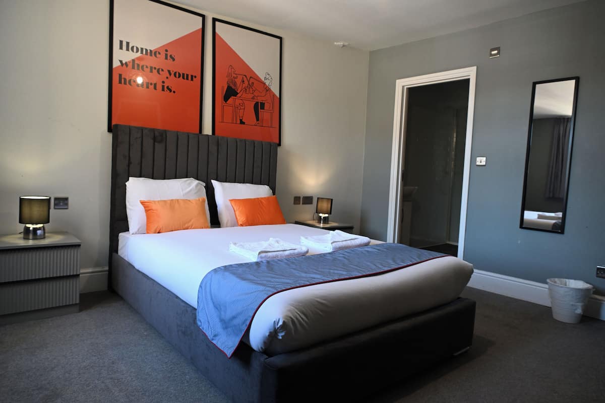 Standard Double Room | Free WiFi, bed sheets