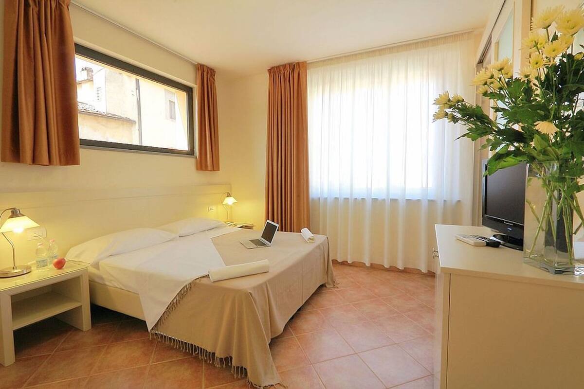 Deluxe Apartment, 1 Bedroom, City View (5 people)