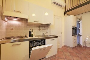 Deluxe-Apartment, 1 Schlafzimmer (6 people) | Eigene Küche | Kühlschrank, Mikrowelle, Herdplatte, Geschirrspüler