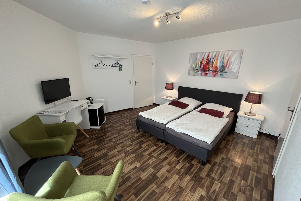 Chambre Double | Literie de qualité supérieure, ameublement personnalisé, Wi-Fi gratuit