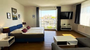 Ropa de cama de alta calidad, muebles diferentes y wifi gratis