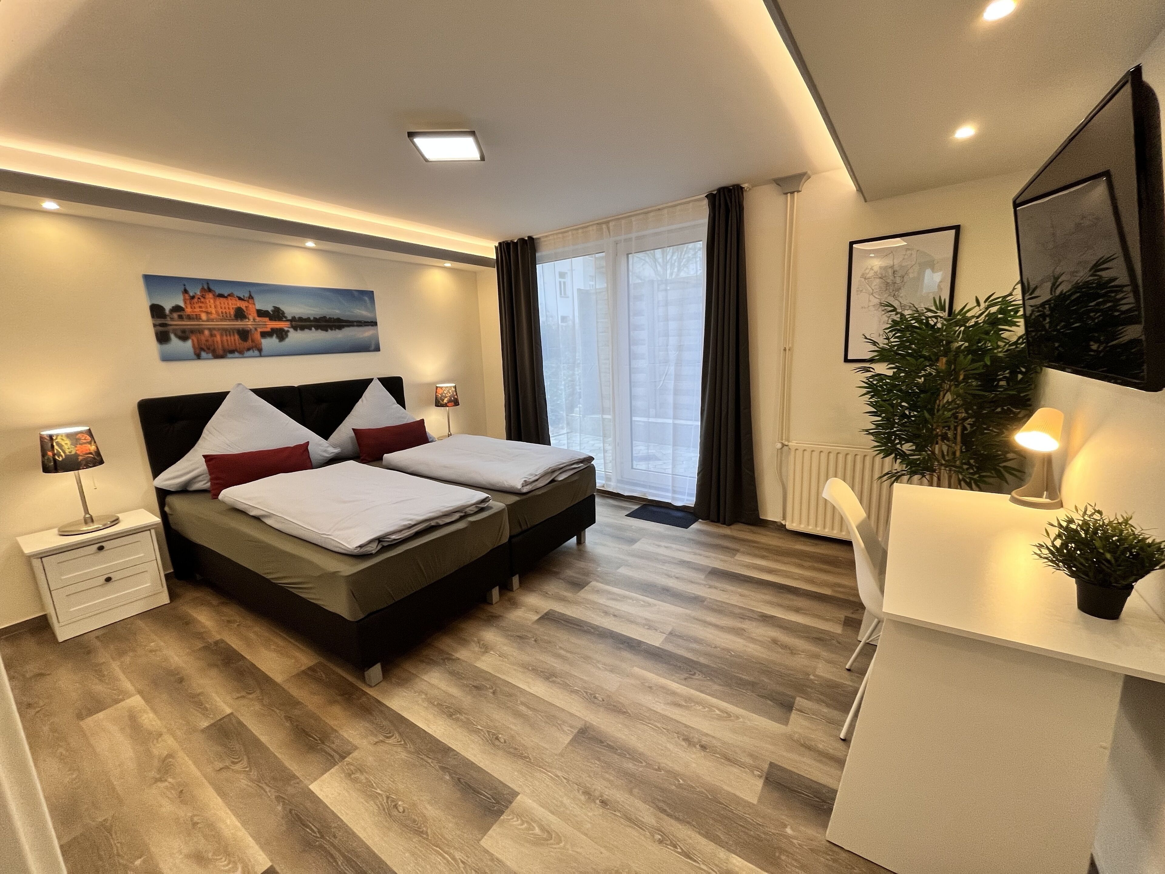 Familien Studio | Premium bedding, individually furnished, free WiFi, bed sheets