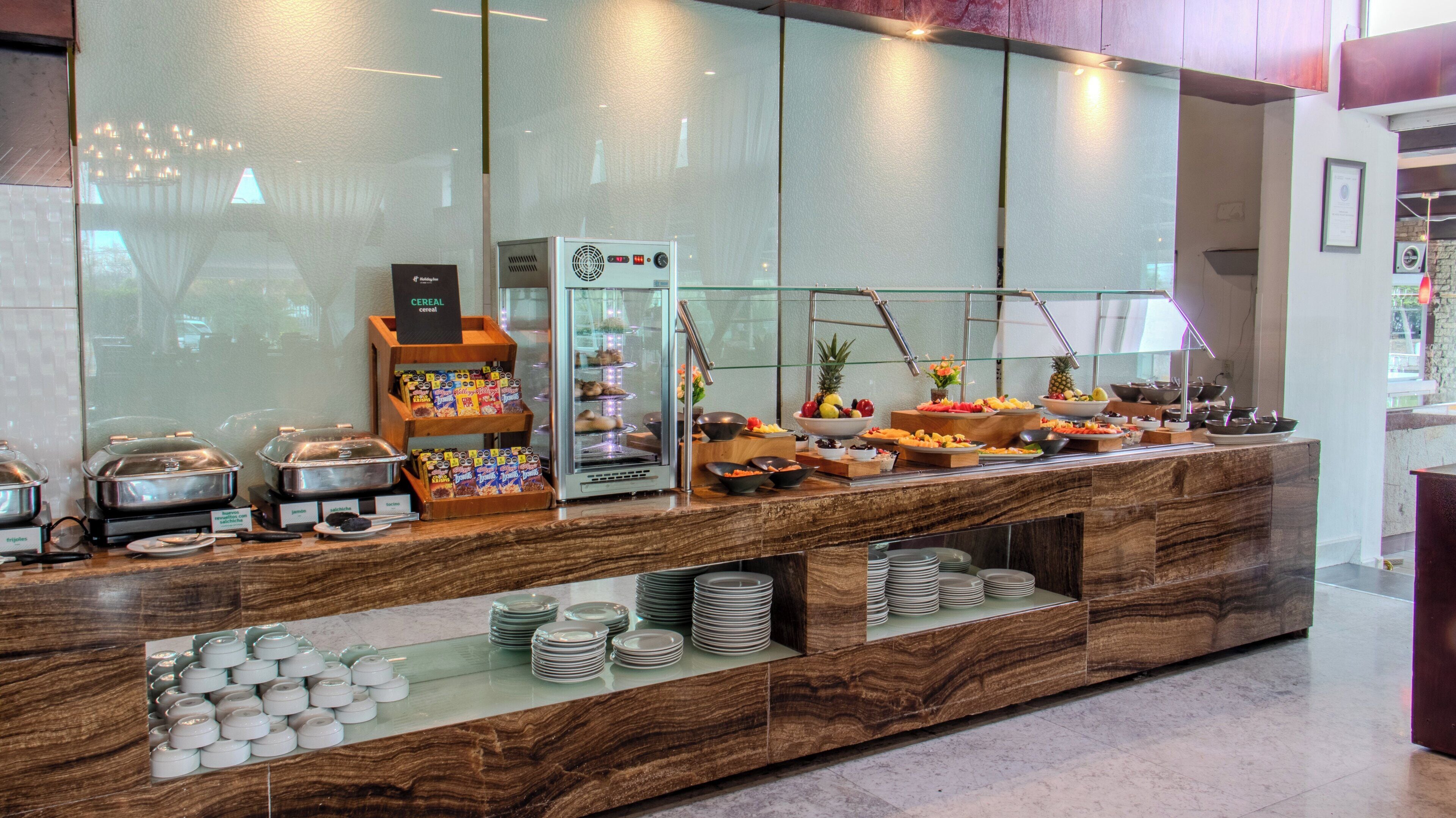 breakfast, lunch, dinner served; international cuisine