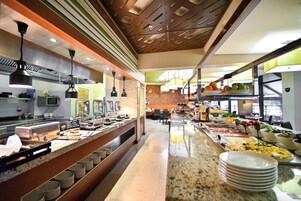 Breakfast, lunch, dinner served; Regional cuisine 