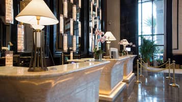 Mostrador para check-in y check-out