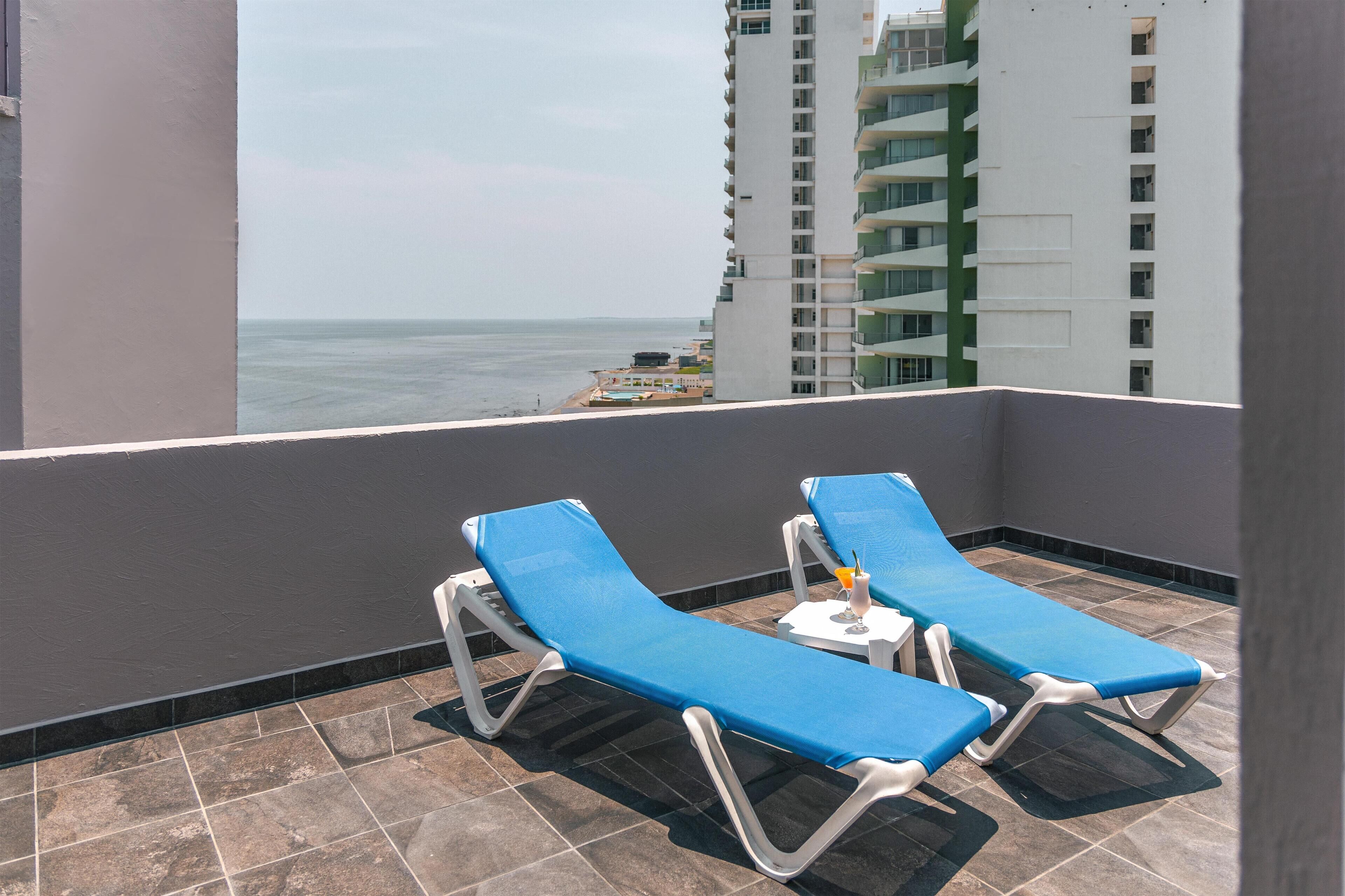 Habitación Suite, 1 King Size, Balcón, Vista a la Calle | Vista desde la habitación