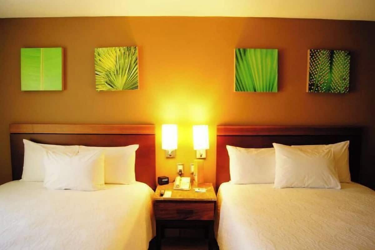 Premium bedding, in-room safe, desk, free WiFi