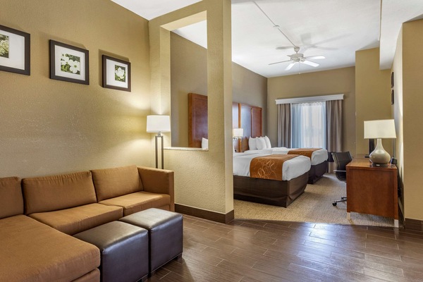 Suite, Non Smoking (2 Queen Beds, Efficiency) | Iron/ironing board, free WiFi, bed sheets