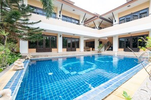 Outdoor pool - Chaba Garden Resort & Service (Pattaya)