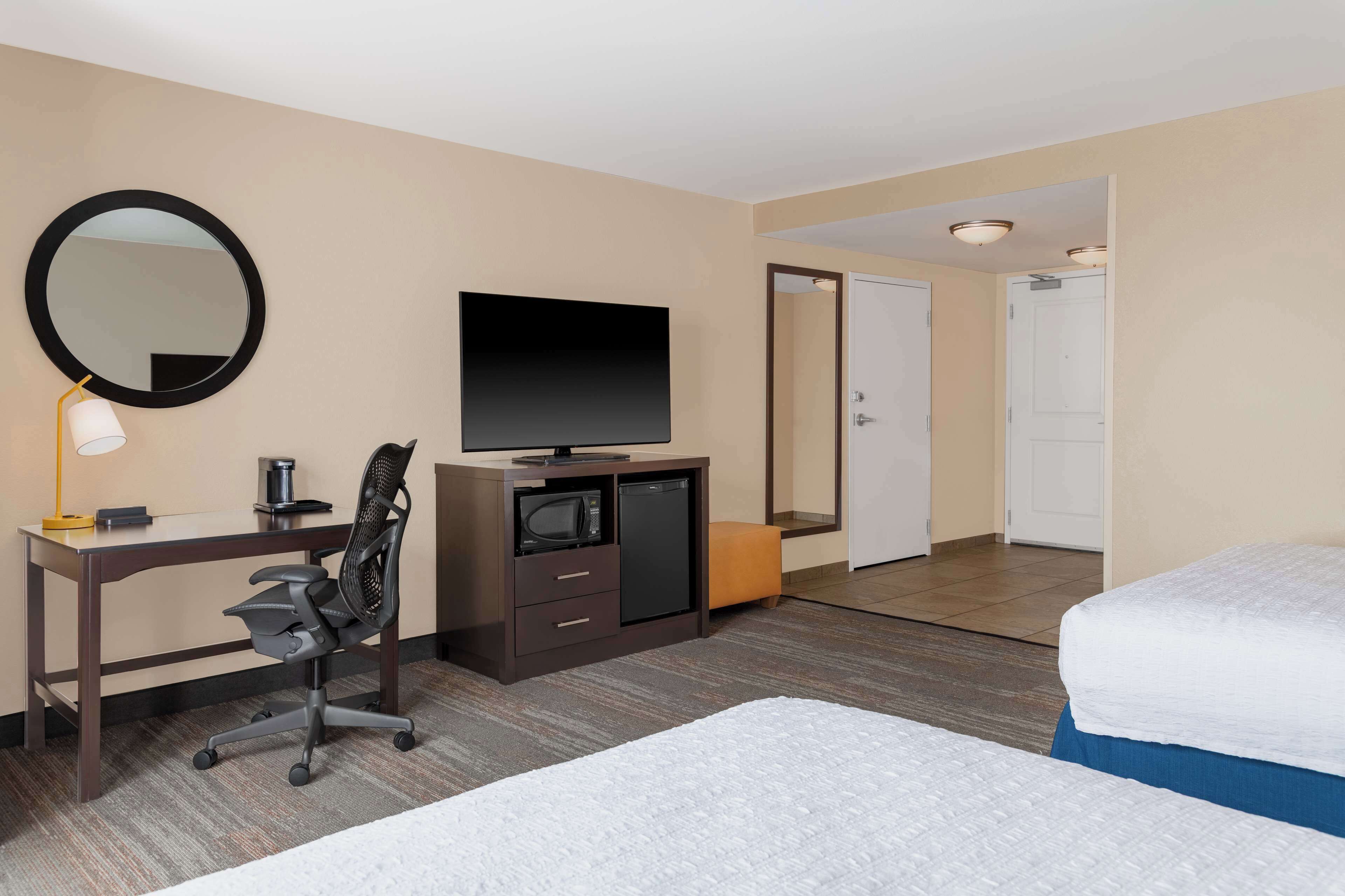 Photo - Hampton Inn & Suites Madison Downtown