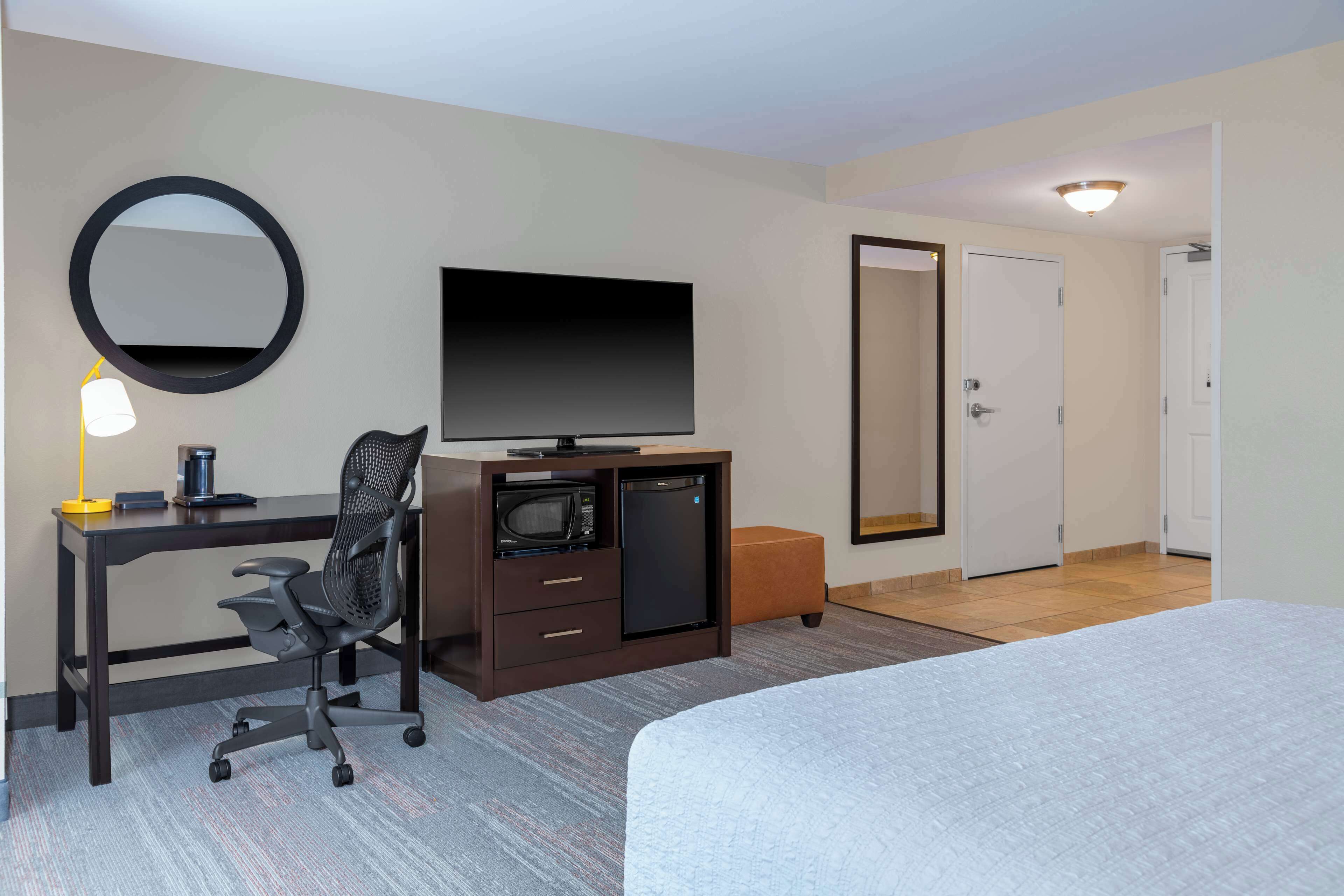 Photo - Hampton Inn & Suites Madison Downtown