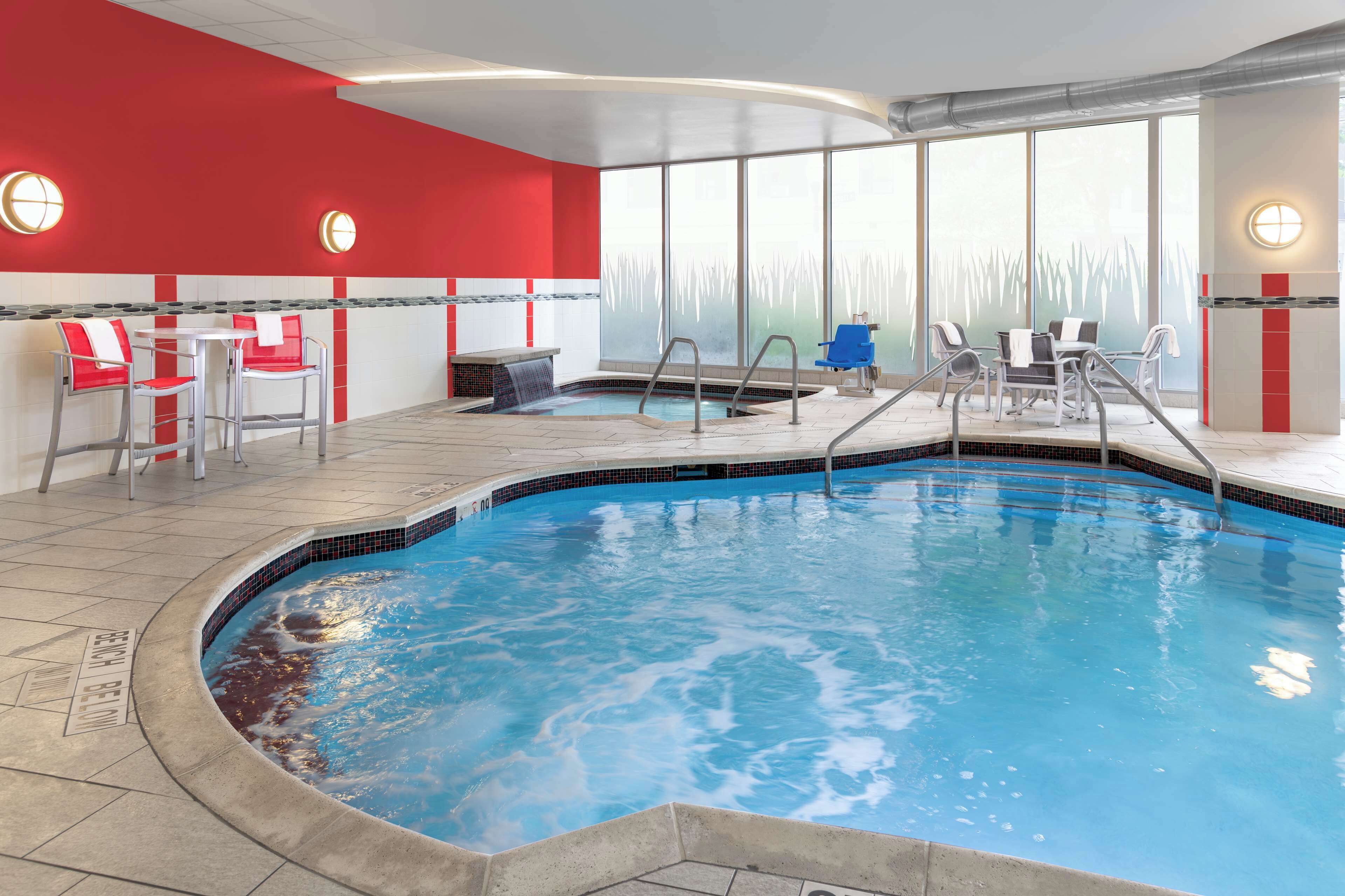 indoor pool, pool loungers
