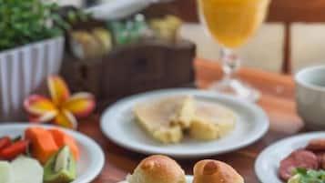 Café da manhã com buffet grátis todos os dias