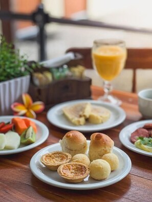 Gratis morgenmadsbuffet hver dag