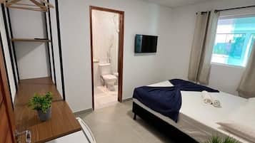 Quarto casal conforto | Frigobar, individualmente decorados, camas extras/dobráveis (sobretaxa)