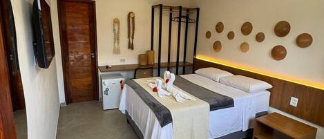 Minibar, free WiFi, bed sheets