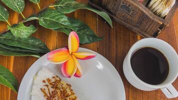 Café da manhã com buffet grátis todos os dias