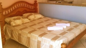 Shower, free toiletries, hair dryer (on request), towels - Pousada Sossego Suites (Ipojuca)