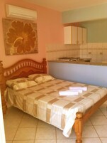 Ducha, artículos de tocador gratuitos, secador de pelo, toallas