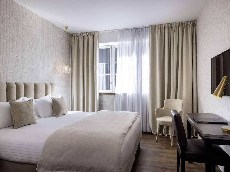 Classic Room, 1 Queen Bed (Twin bed on request)