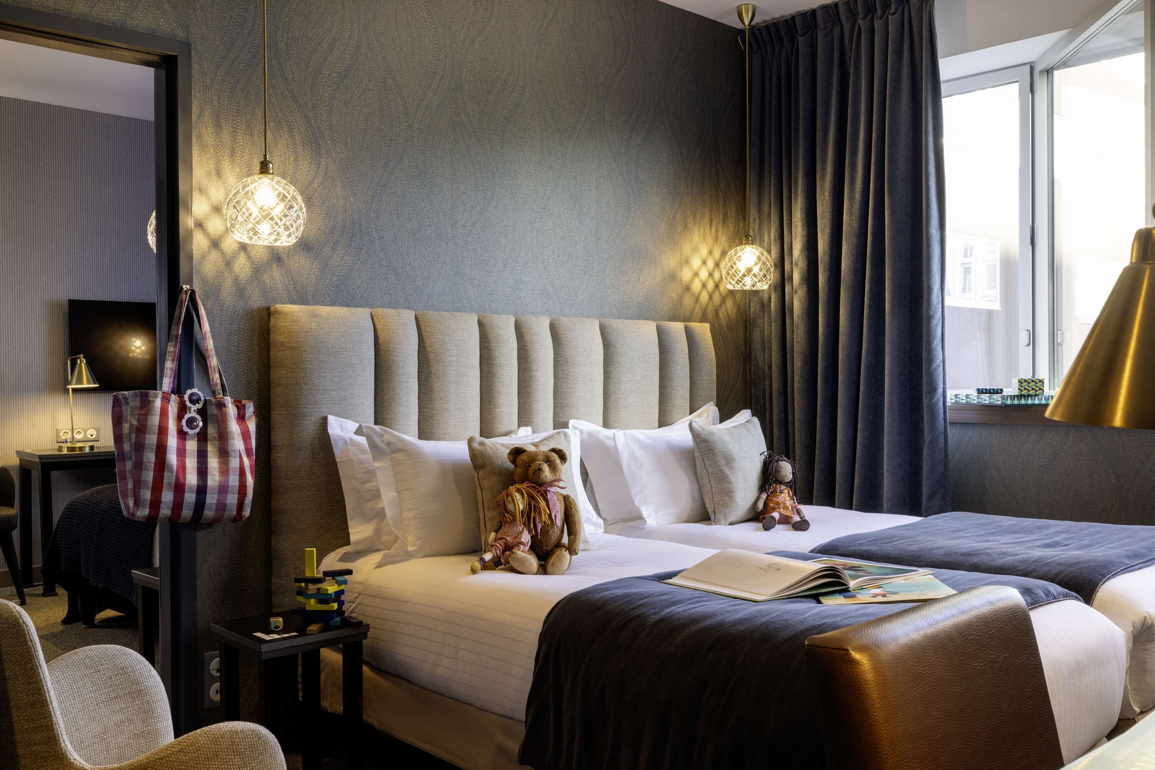 Familierom, 2 queensize-senger, ikke-røyk (Twin bed on request) | Sengetøy av topp kvalitet, senger med overmadrass og minibar